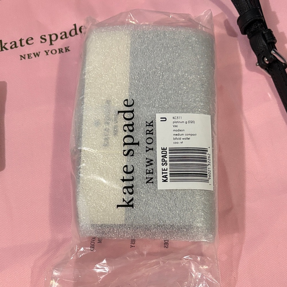 Kate Spade Elegant Gray and White Medium Bifold Wallet